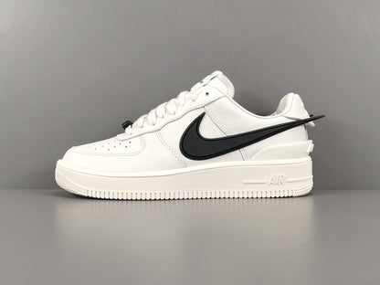 Zapatillas Nike Air Force 1 Versión Ambush Color Blanco