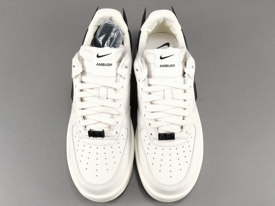 Zapatillas Nike Air Force 1 Versión Ambush Color Blanco